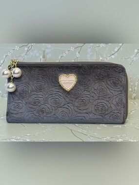Betsey Johnson New York NY Clutch Wallet Celestial Heart in Charcoal Grey